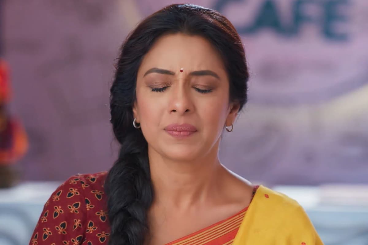 कैफे बंद होने के बाद बढ़ा बवाल, अनुपमा को छोड़ना पड़ा घर