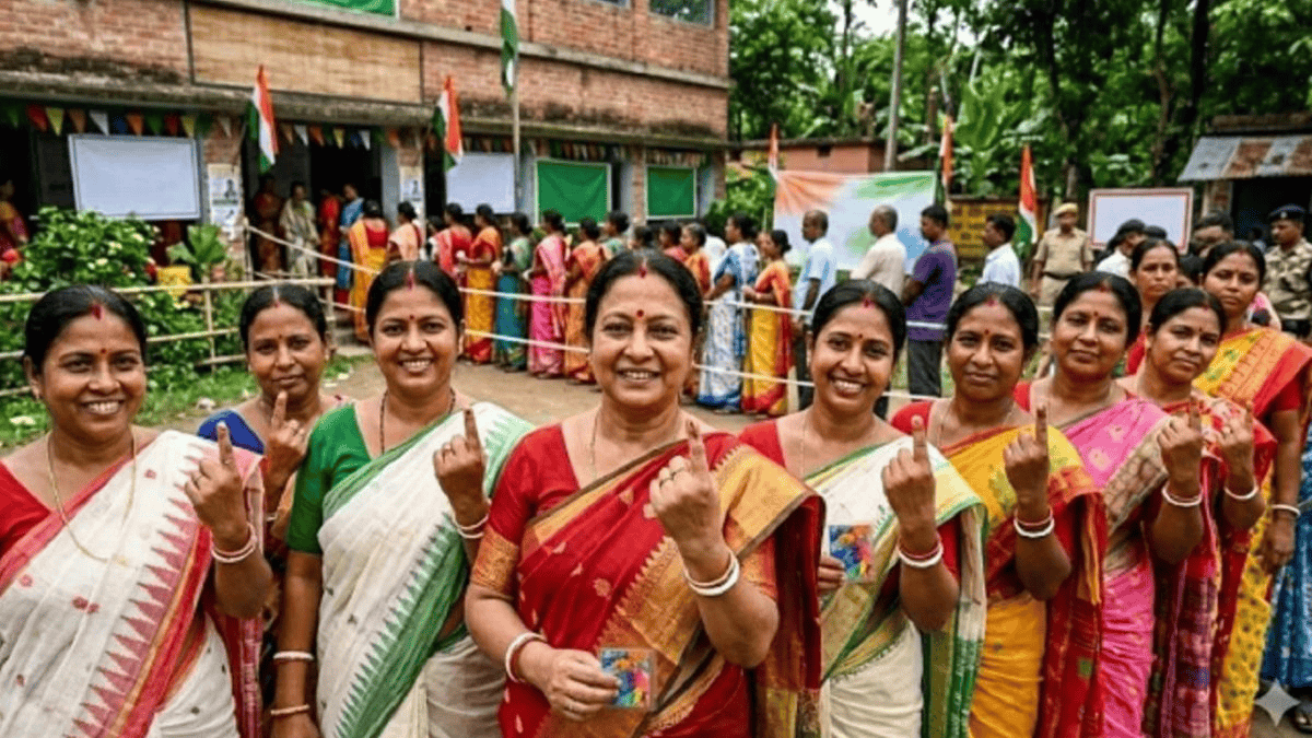महिलाएं ही तय करेंगी बंगाल की सत्ता, दूसरे फेज में 39 सीटों पर पुरुष वोटरों की संख्या कम