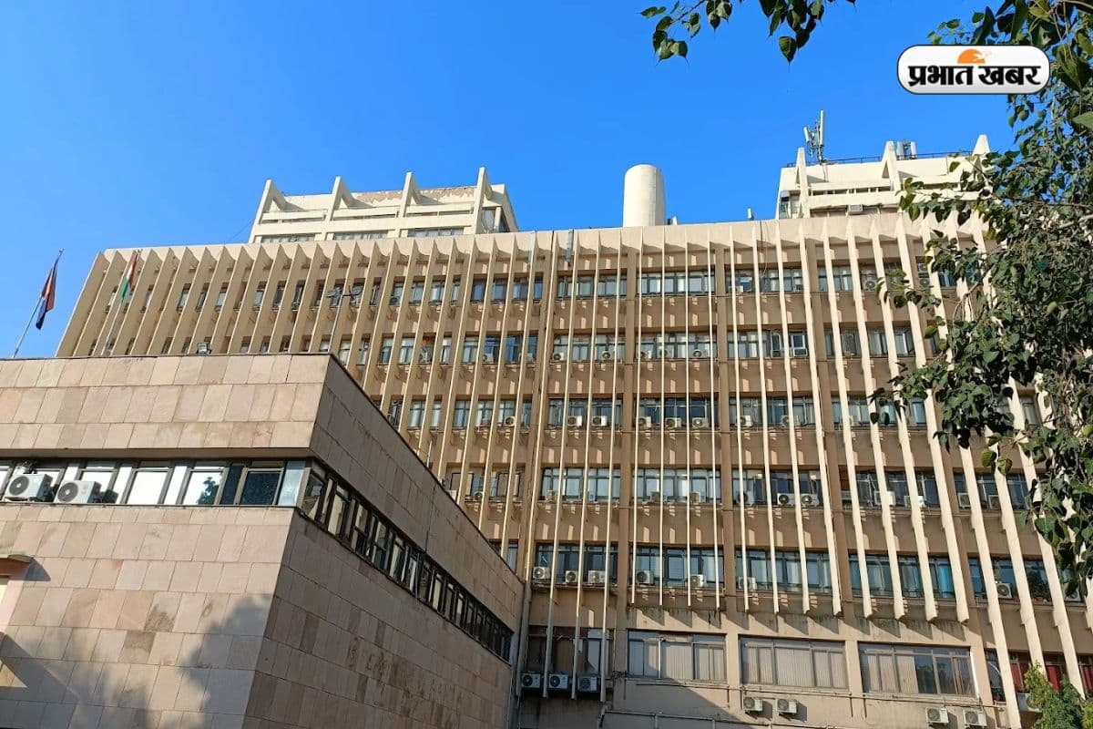 ऑफिस में बनना है स्मार्ट? IIT Delhi के इस कोर्स से बनाएं अपनी CV मजबूत 