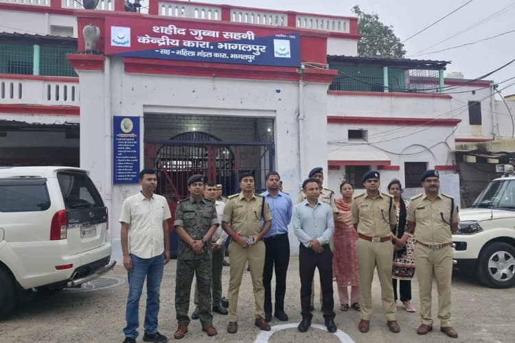 बिहार में नई सरकार का एक्शन, कई जेलों में एक साथ छापेमारी