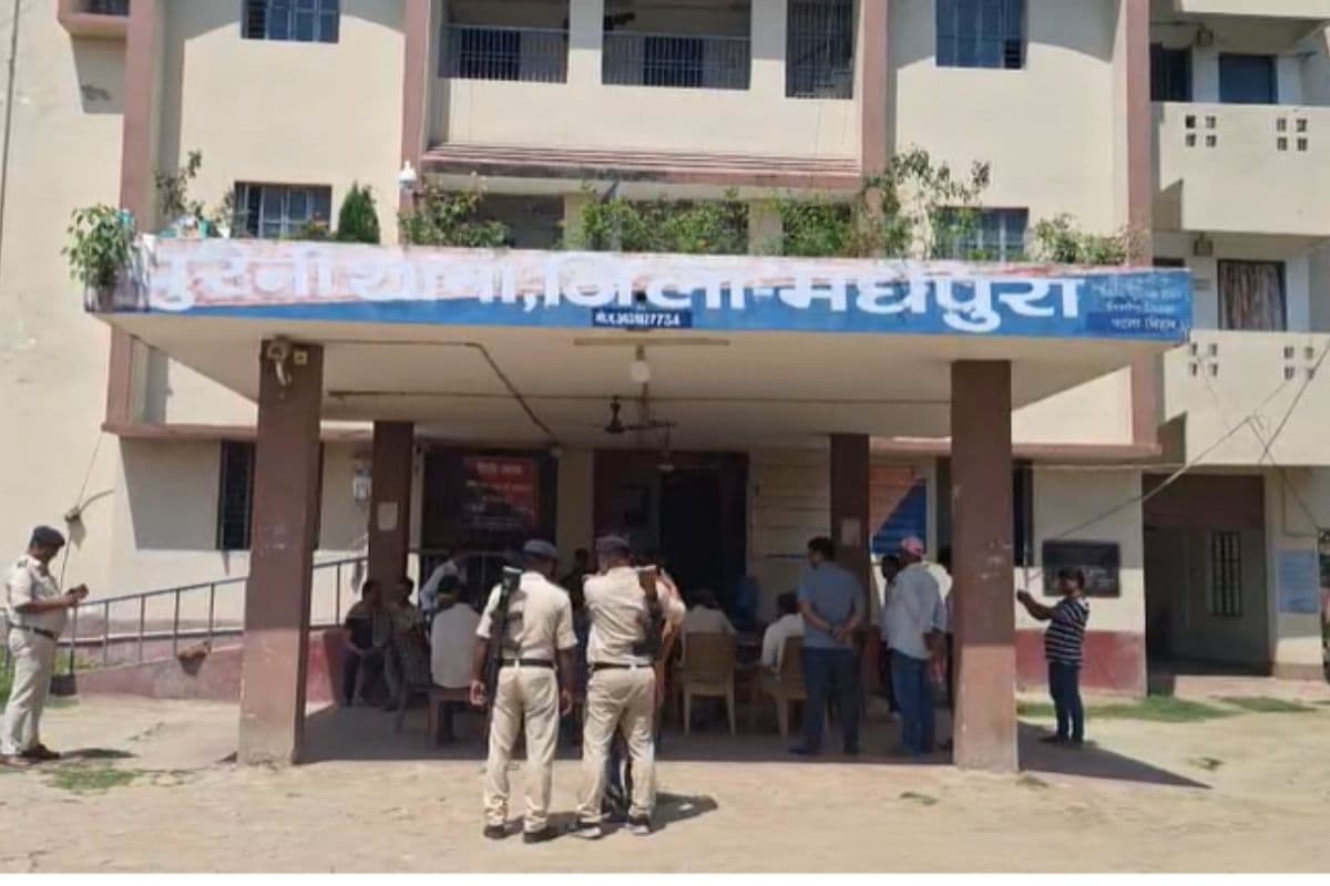 घूस लेते रंगे हाथ धराया SI, जमीन जांच के नाम पर मांग रहा था कमीशन