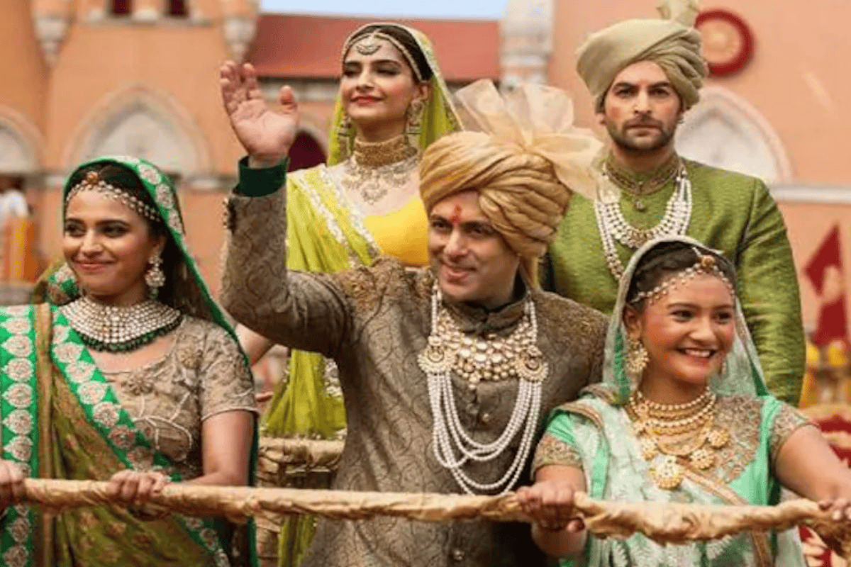 ‘माइकल’ से ‘जुड़वां 2’ तक, खराब रिव्यू के बावजूद इन फिल्मों ने बॉक्स ऑफिस पर बटोरे करोड़ों