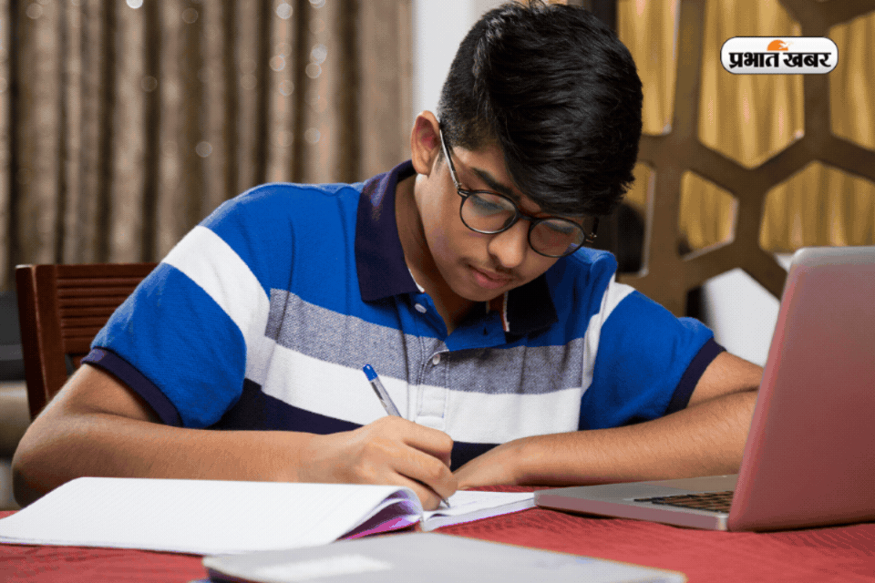 CBSE Board 12th Result 2026: जल्द जारी होगा रिजल्ट, DigiLocker और UMANG ऐप से भी कर सकेंगे चेक