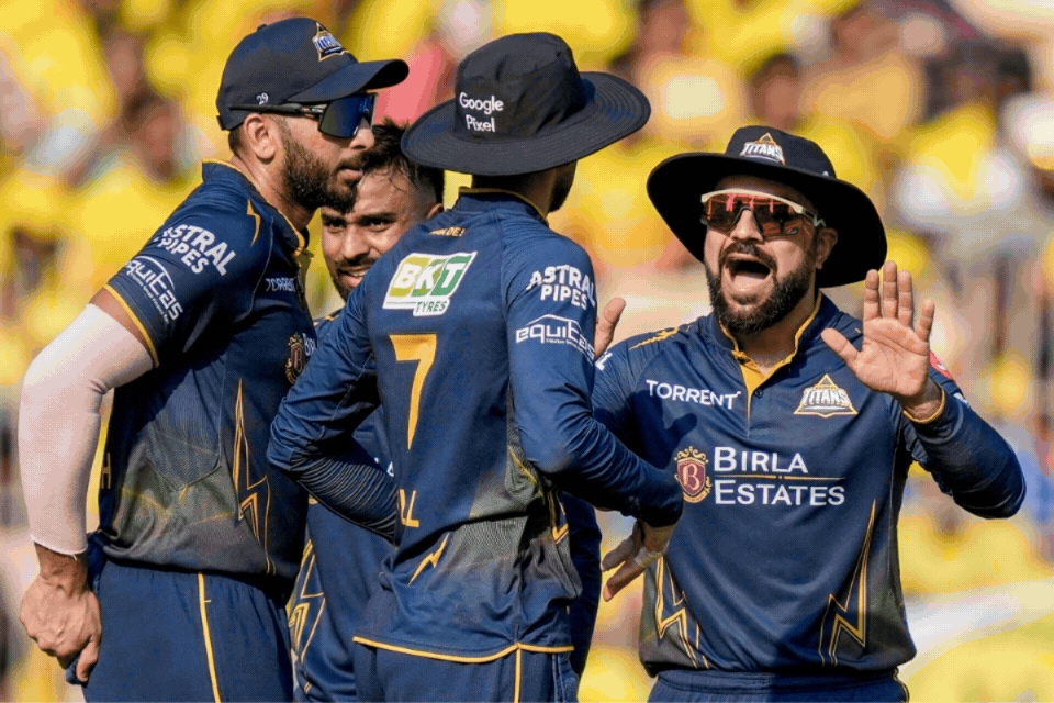 CSK vs DC: गुजरात टाइटंस ने CSK को 158 रनों पर रोका, गायकवाड़ का पचासा