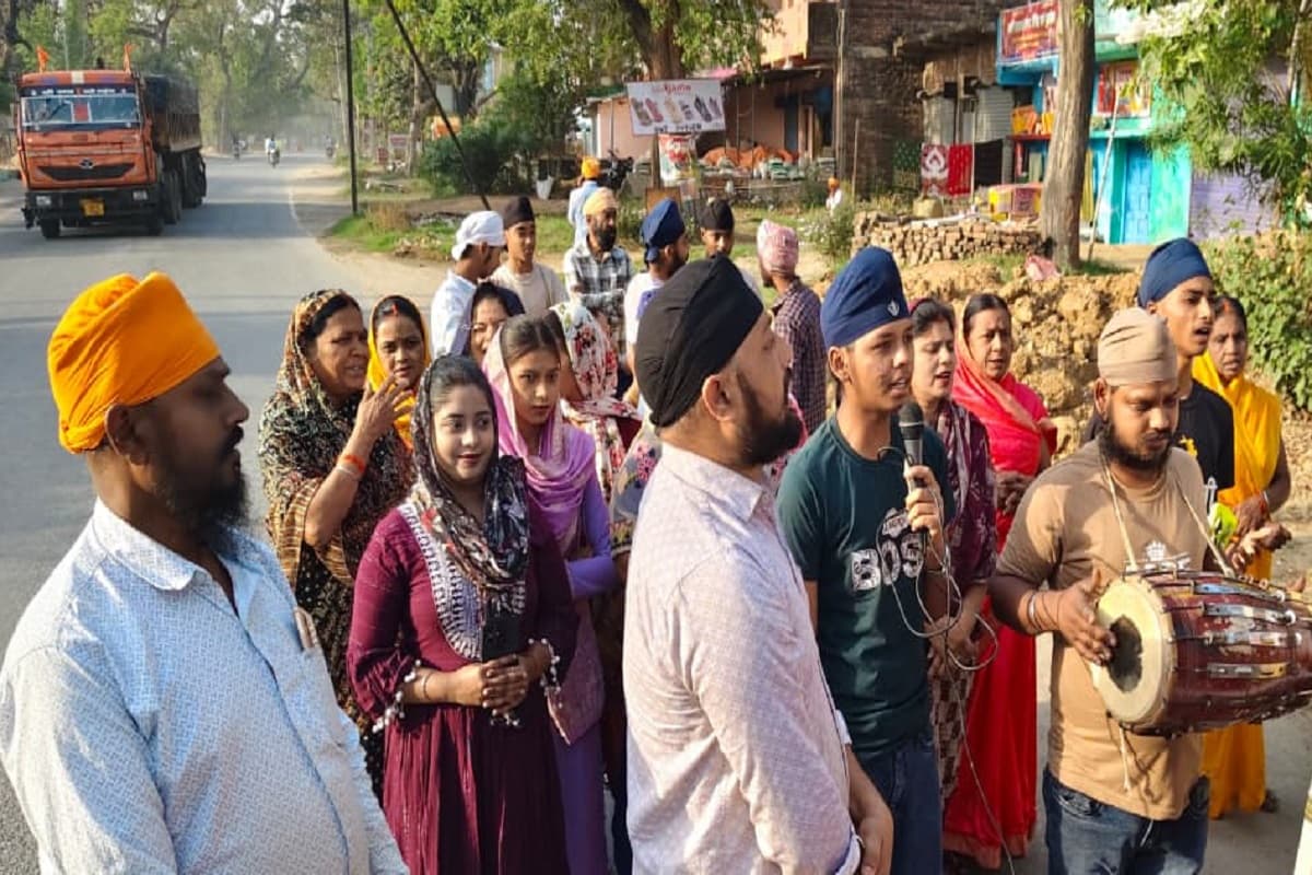 हंटरगंज में बैसाखी और खालसा पंथ का भव्य आयोजन, निकाली गई प्रभात फेरी