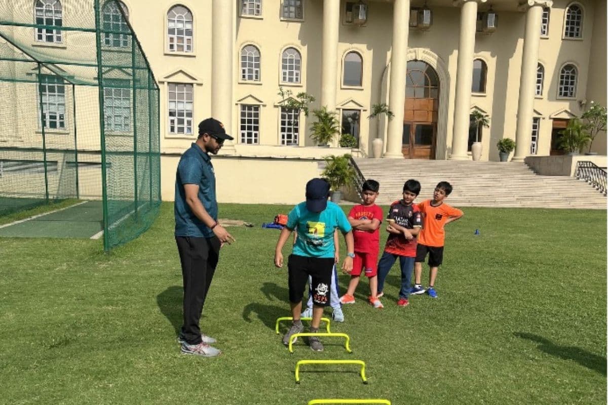 शिखर धवन ने युवा खिलाड़ियों को दिया ‘ दा वन स्पोर्ट्स’ का तोहफा, कहा-क्रिकेट ने मुझे बहुत कुछ दिया