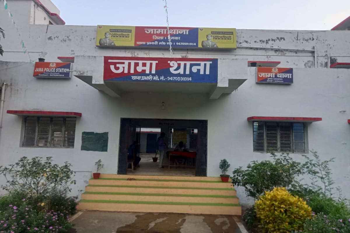 दुमका के जामा में टेलर ने बाइक सवार को मारी टक्कर और फिर 50 मीटर तक घसीटा, युवक की मौके पर मौत