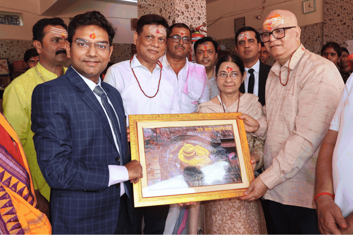 बासुकिनाथ मंदिर पहुंचे झारखंड के चीफ जस्टिस महेश शरदचंद्र सोनक, सपरिवार की पूजा-अर्चना