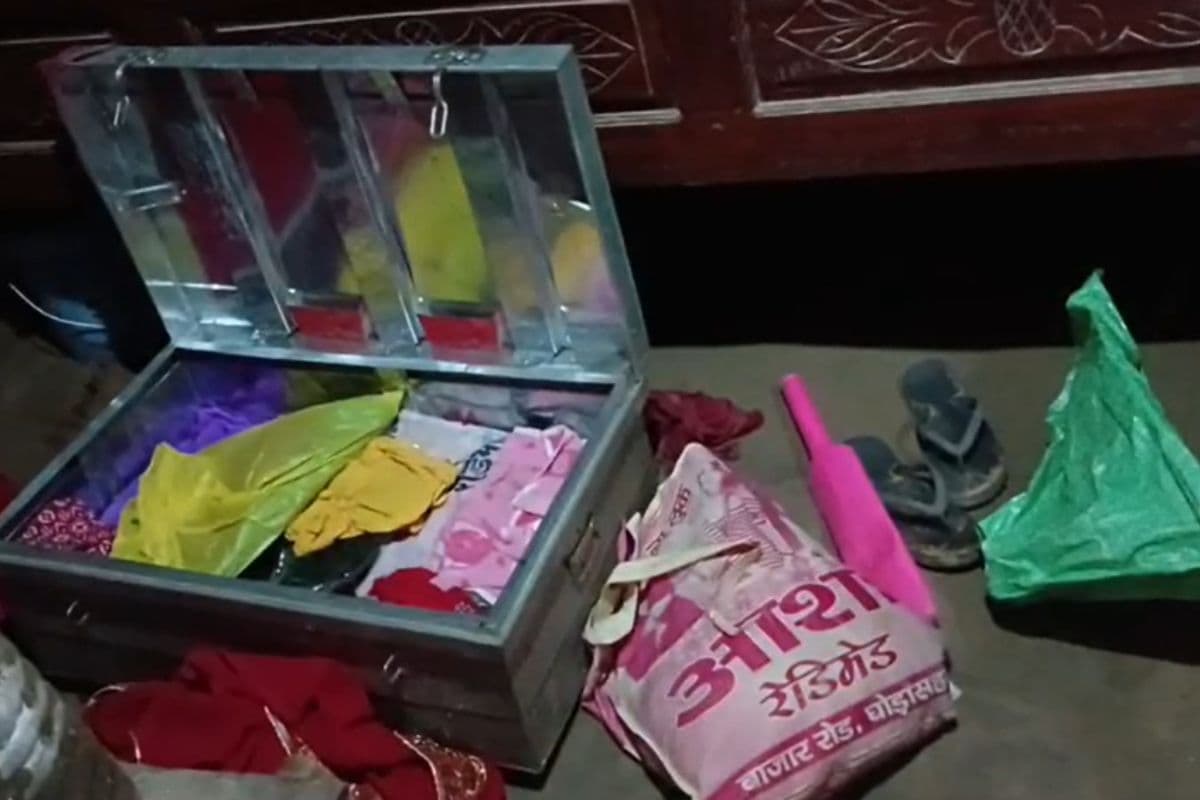 बिहार में 23 महीने के मासूम की गर्दन पर चाकू रख की डकैती, मां ने डरकर दे दी अलमारी की चाबियां