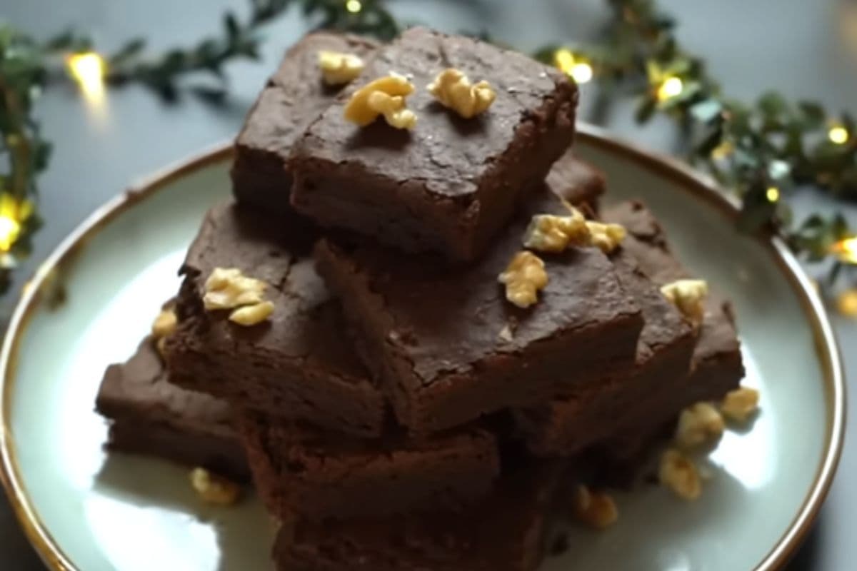 Eggless Chocolate Walnut Brownie Eggless Chocolate Walnut Brownie