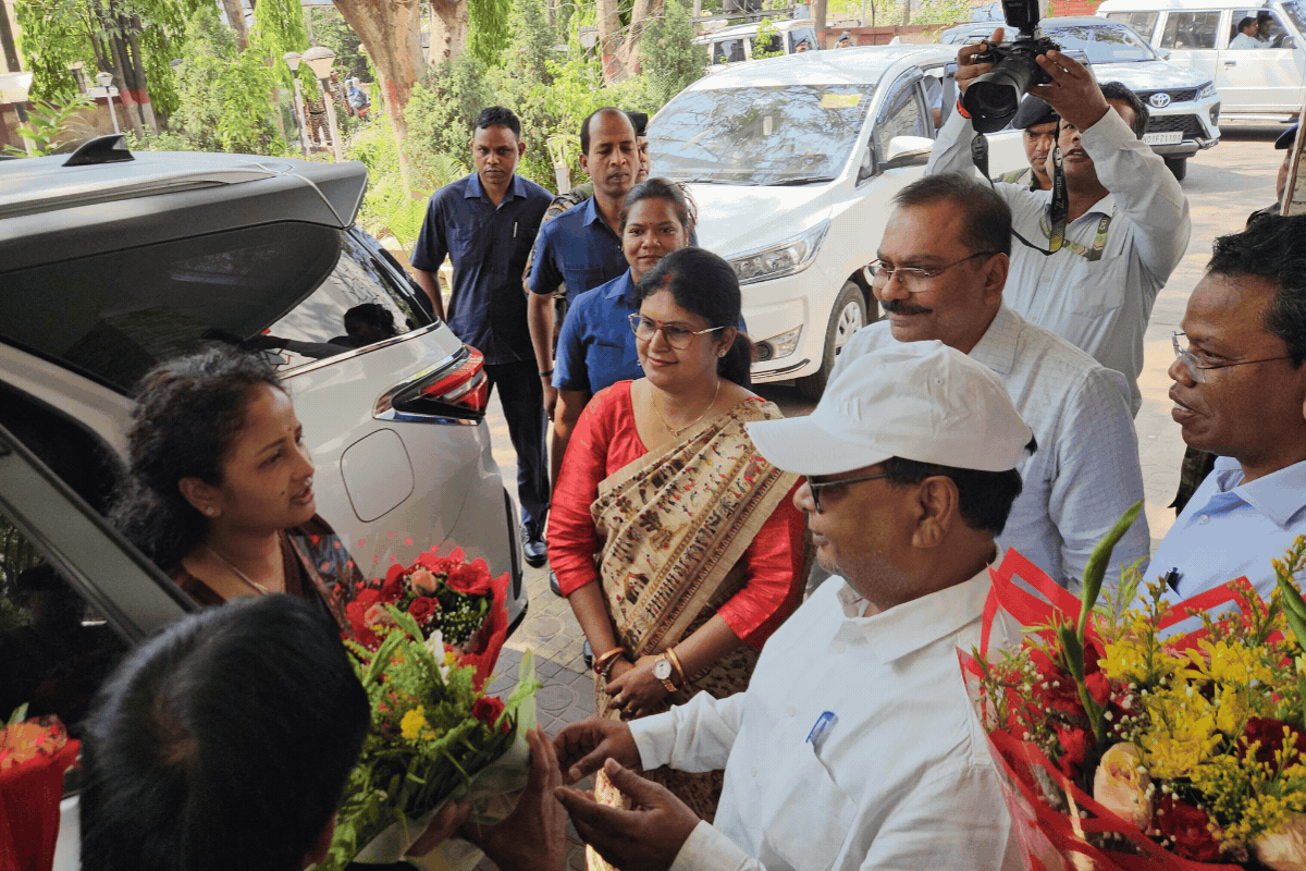 गिरिडीह दौरे पर विधायक कल्पना सोरेन, फूड पॉइजनिंग पीड़ितों से मिलकर जाना हाल