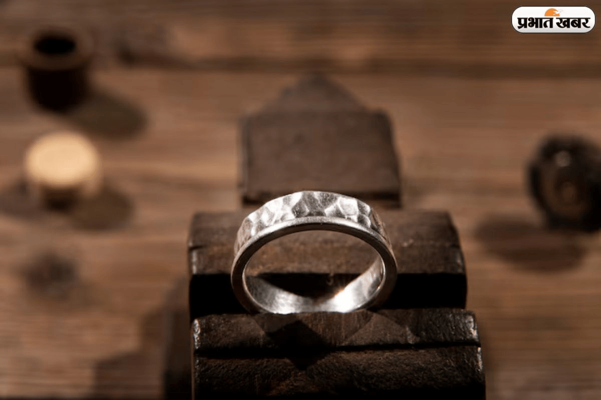 डॉलर की दादागिरी और महंगा तेल, जानिए क्यों इस हफ्ते टूटा सोने-चांदी का दम?