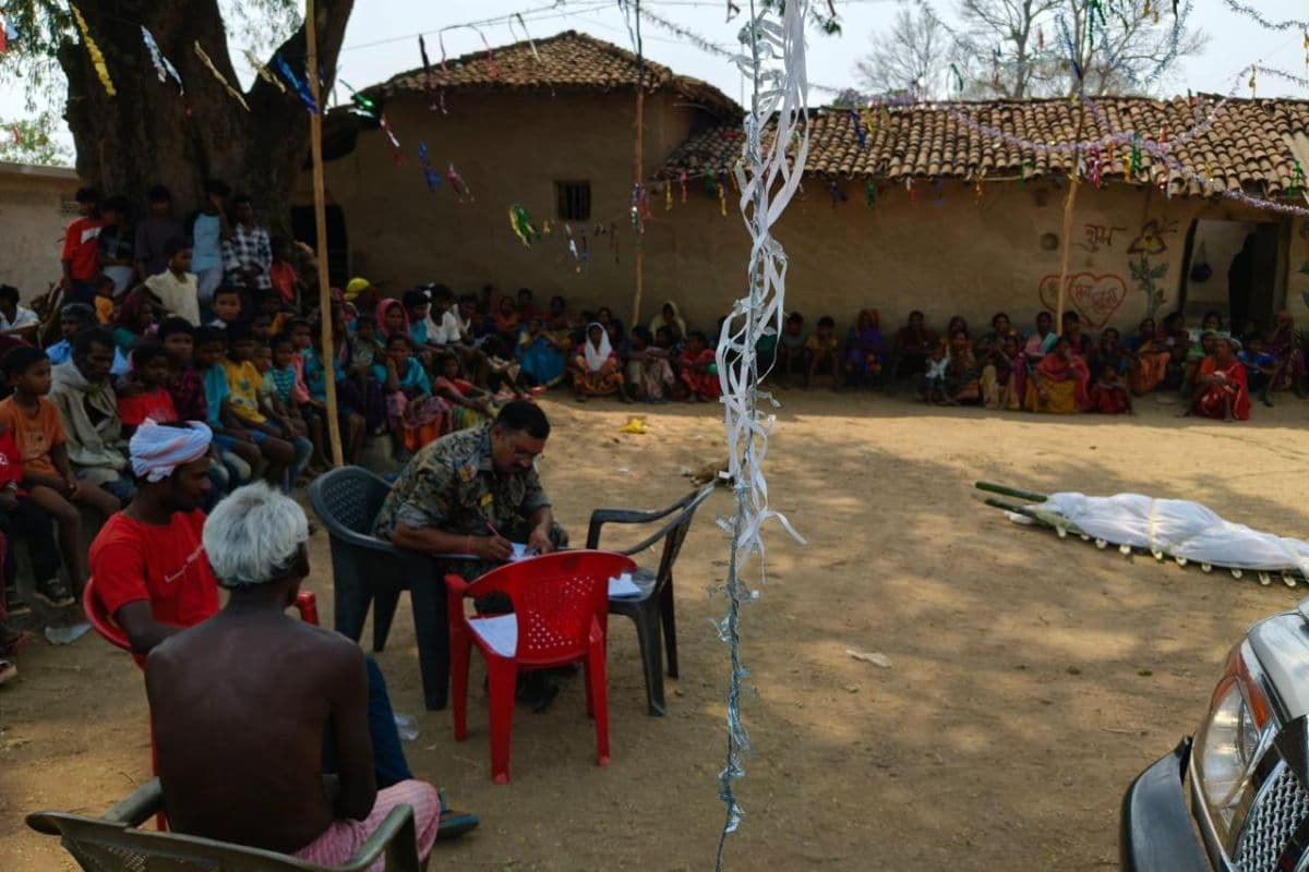 गुमला के बिमरला में महुआ चुनने गए बुजुर्ग का शव बरामद, गर्दन और पेट पर जख्म के निशान, हत्या की आशंका