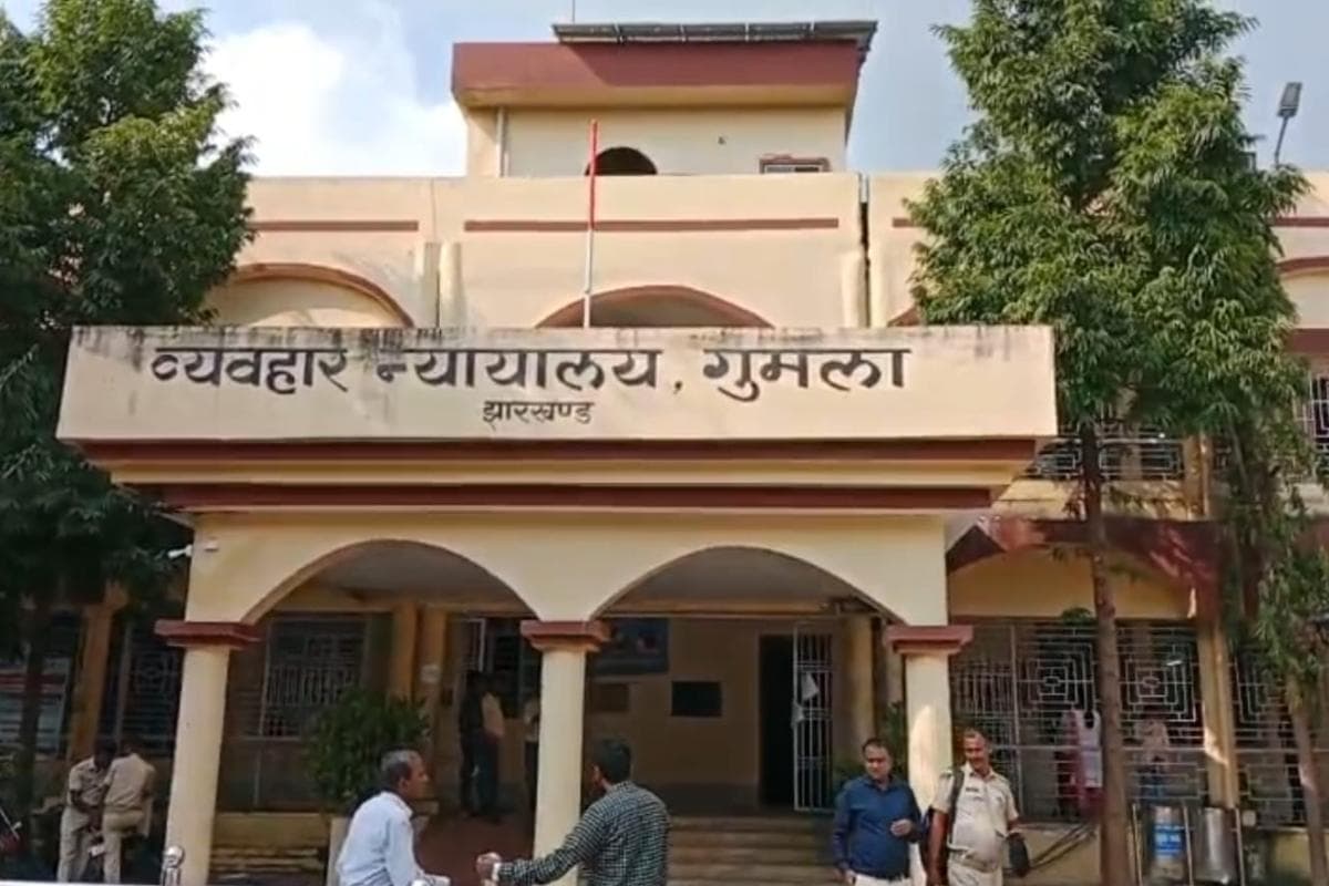 गुमला में 108 किलो गांजा तस्करी मामले में बिहार-यूपी के दो आरोपी दोषी करार, सजा पर 22 अप्रैल को सुनवाई