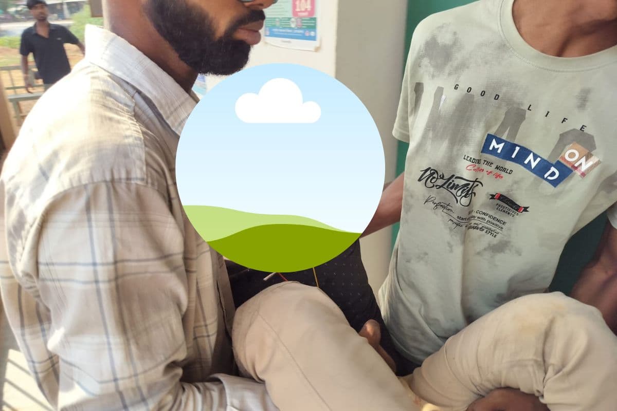 गुमला: सिस्टम की बदहाली से मौत! चैनपुर CHC में नहीं मिली एंबुलेंस, निजी वाहन से ले जाने के दौरान बुजुर्ग की मौत