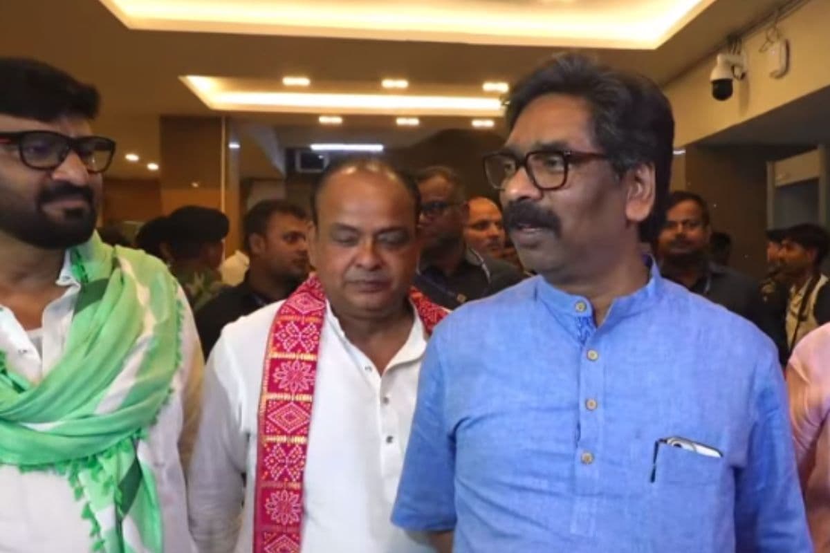 मैं भी आम आदमी हूं, इसीलिए अकेले घूमता हूं" बिना सुरक्षा प्रोजेक्ट भवन पहुंचने पर बोले CM हेमंत सोरेन