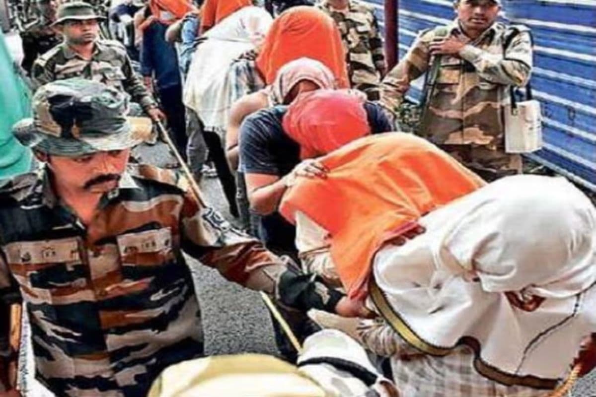 झारखंड उत्पाद सिपाही मामला: आरोपी को सरकारी चालक ने थमाया मोबाइल फिर बदले में लिये पैसे, वीडियो वायरल