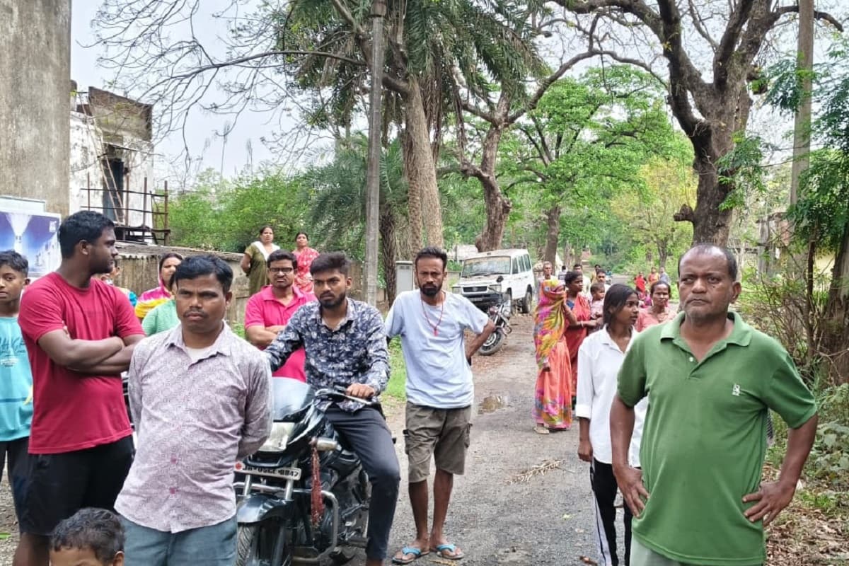 जादूगोड़ा में यूसिल कर्मी के पिता की धारदार हथियार से हत्या, सिर्फ 6 घंटे में आरोपी गिरफ्तार