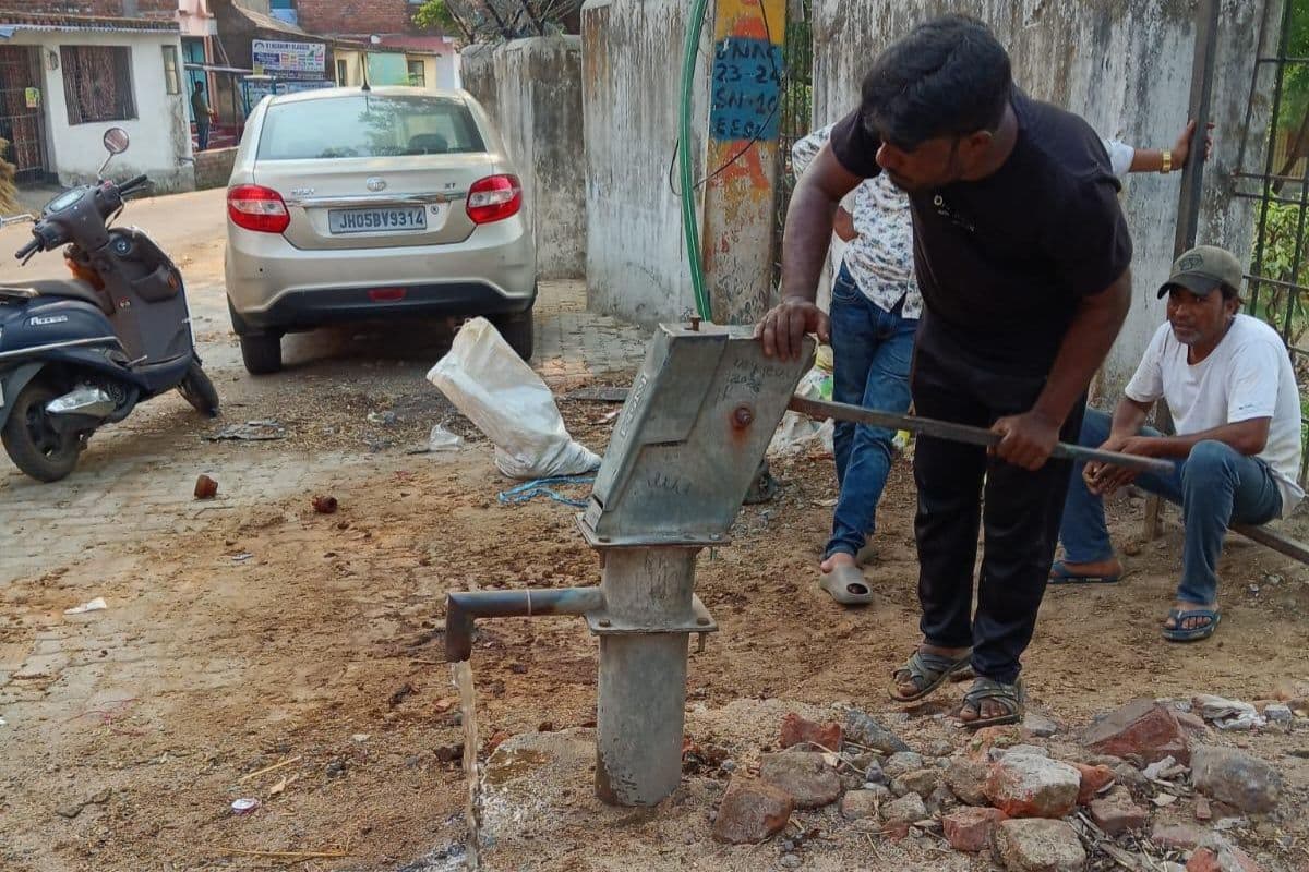 जमशेदपुर में जल संकट: 2,680 चापाकलों को दुरुस्त करने का लक्ष्य, प्रशासन ने गर्मी के लिए कसी कमर
