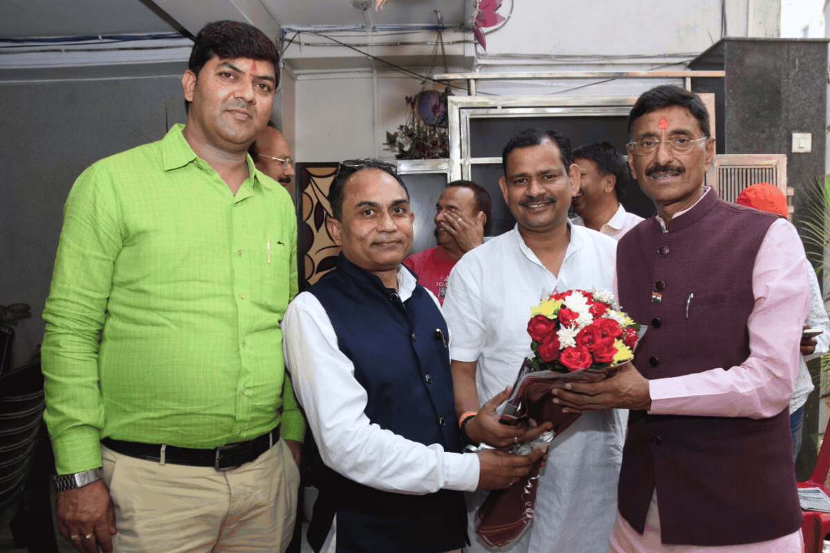 टाटा वर्कर्स यूनियन के प्रतिनिधिमंडल ने रक्षा राज्य मंत्री संजय सेठ से की मुलाकात