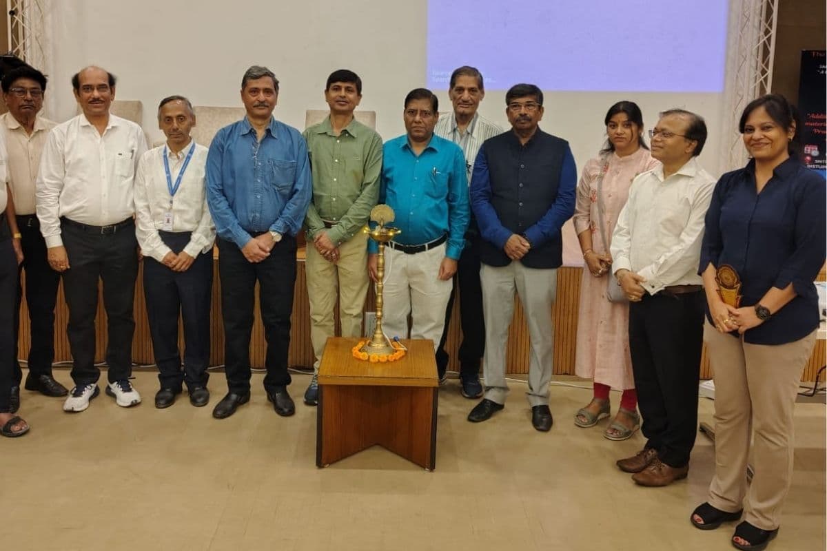 देश में पहली बार जमशेदपुर एनएमएल ने तैयार किया 22 कैरेट सोने का गोलाकार पाउडर 