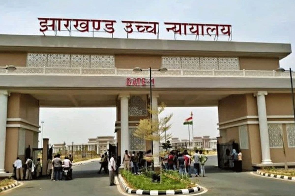 ACR संभालना सरकार का काम, कर्मचारी का नहीं": झारखंड हाईकोर्ट ने विभाग के तर्क को किया खारिज