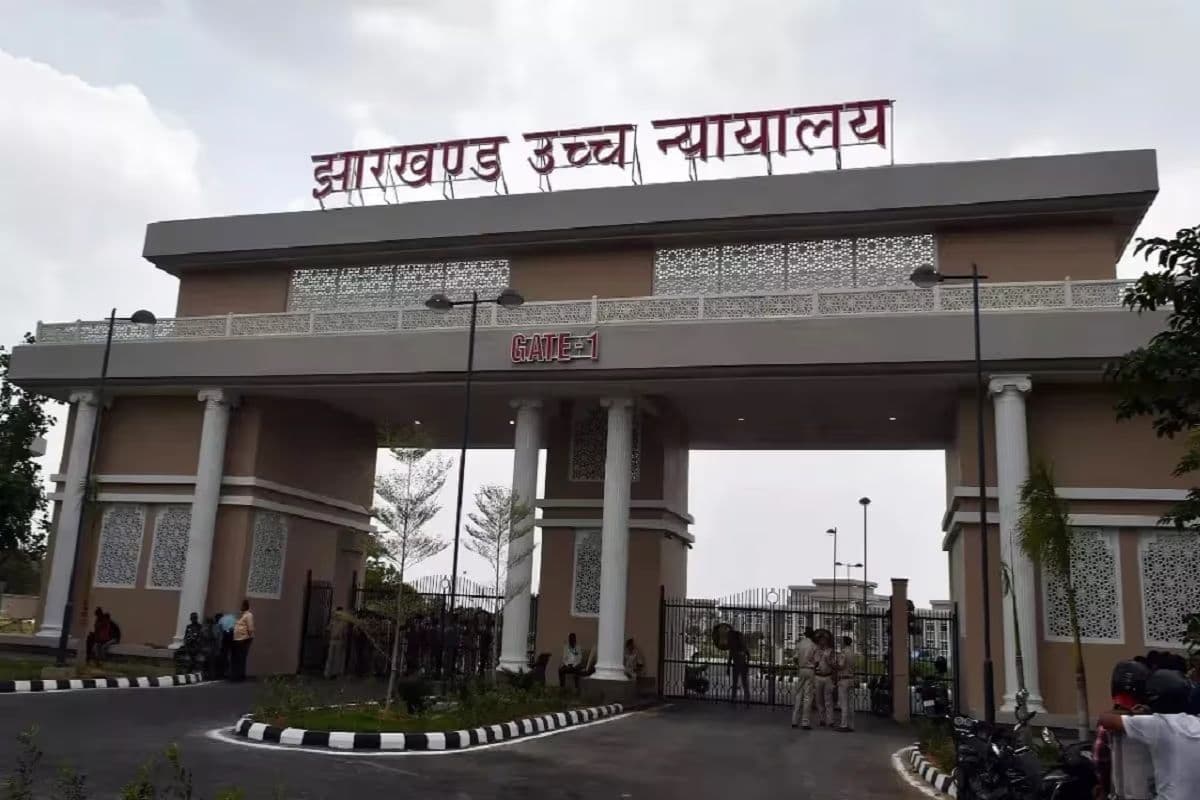 झारखंड में नियमों को ठेंगा दिखा बिक रहा खुला मांस: हाईकोर्ट ने जताई नाराजगी, स्वास्थ्य सचिव को मिला ये निर्देश