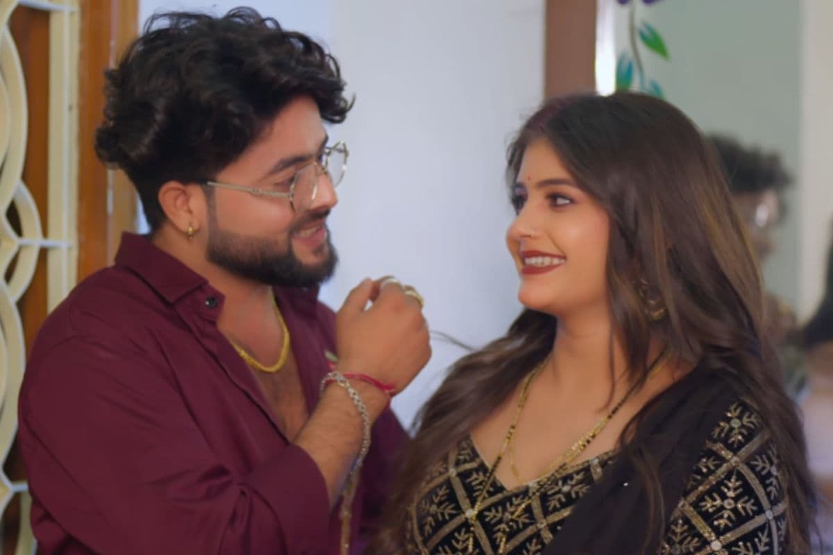 खुशी कक्कड़ का गाना 'खूबसूरती' हुआ रिलीज, साड़ी में आराध्या सिंह ने ढाया कहर