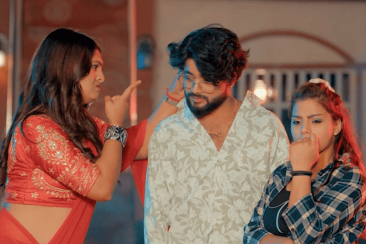 पति की होशियारी पर भड़कीं पल्लवी सिंह , नया गाना खेलाड़ राजा जी रिलीज