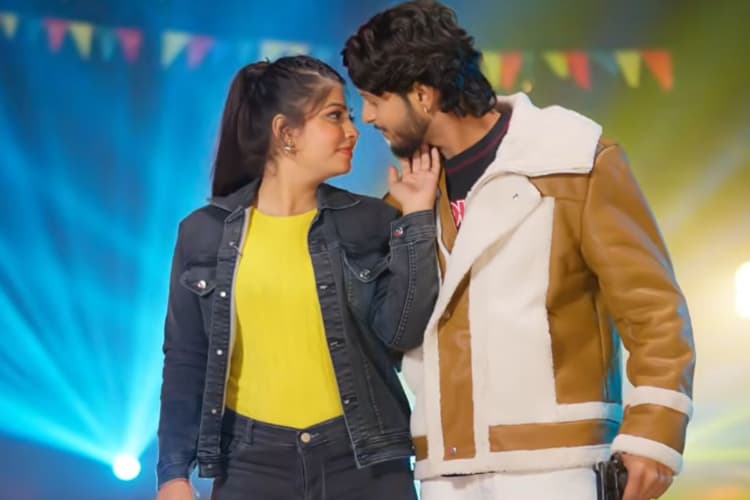 'पिस्टल राखेला कमर में' गाना हुआ रिलीज, खुशी कक्कड़ की आवाज ने मचाई इंटरनेट पर धूम