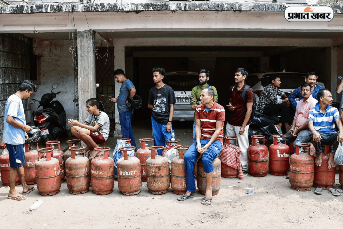 मार्च में LPG खपत 13% गिरी, स्ट्रेट ऑफ होर्मुज बंद होने से बिगड़ा सप्लाई का गणित