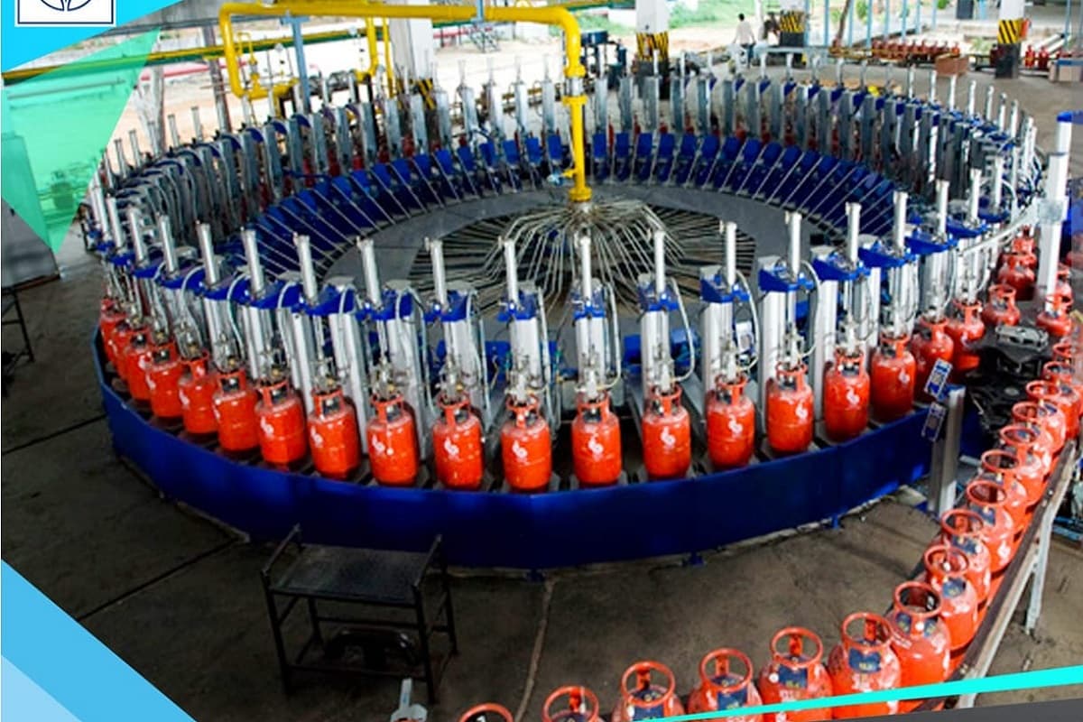 झारखंड के गैस बॉटलिंग प्लांट को रिफाइनरियों से 60% कम सप्लाई, पूरी नहीं हो पा रही मांग