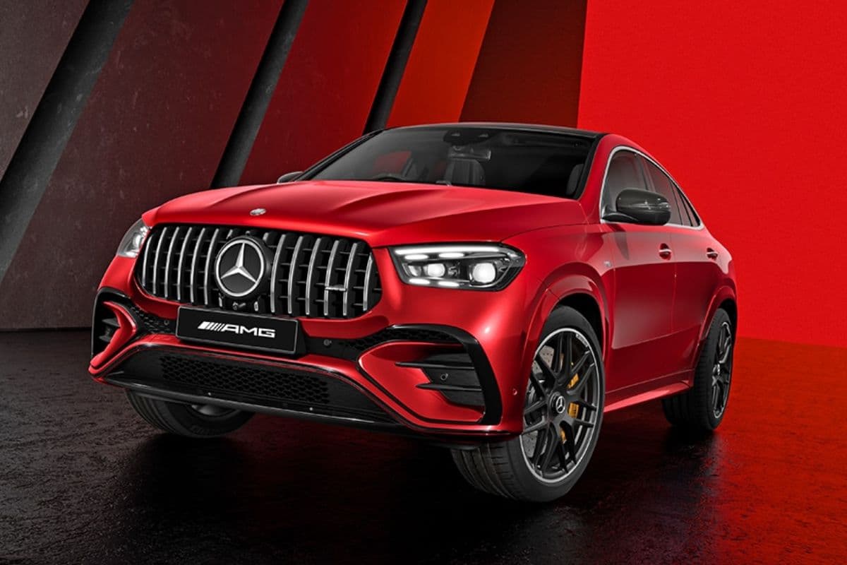 ₹1.52 करोड़ में आया Mercedes-AMG का नया परफॉर्मेंस एडिशन, 5.3 सेकंड में पकड़ेगी 100 की रफ्तार ₹1.52 करोड़ में आया Mercedes-AMG का नया परफॉर्मेंस एडिशन, 5.3 सेकंड में पकड़ेगी 100 की रफ्तार