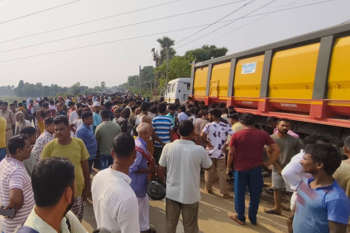 मुंगेर में भीषण एक्सीडेंट, बेकाबू कार गैरेज में घुसी, तीन मजदूरों की मौत