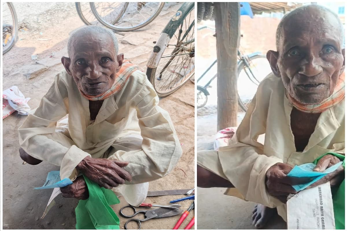 कभी आकाशवाणी से नागपुरी लोकगीत सुनाते थे नंदराम, आज पेंशन के लिए भटक रहे हैं दर-दर