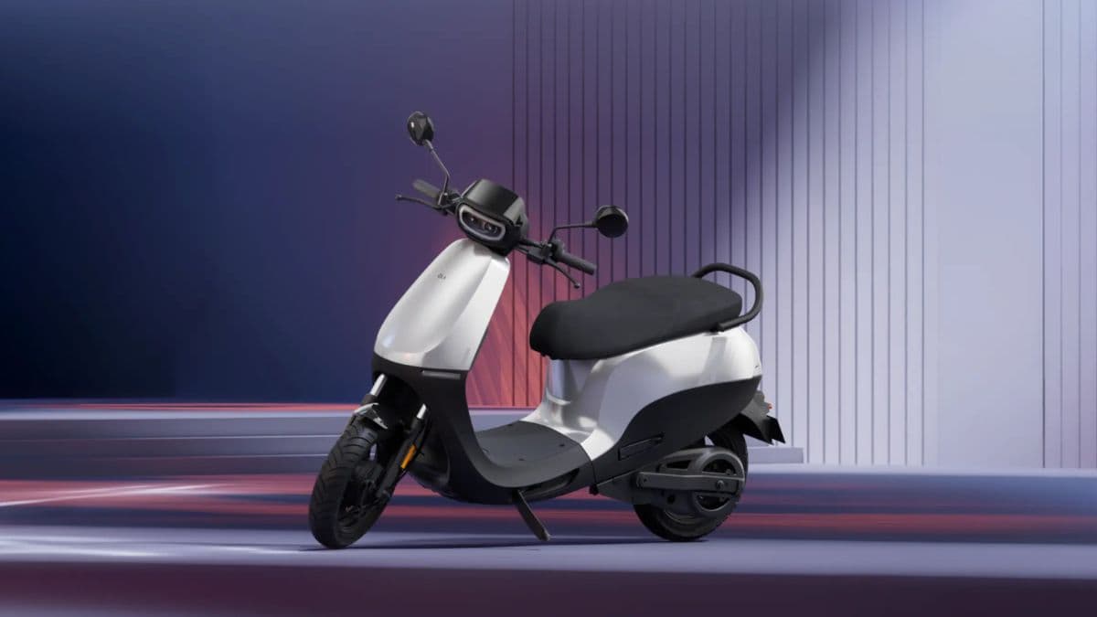 ₹1.30 लाख में Ola की नई इलेक्ट्रिक स्कूटर लॉन्च, मिलेगी 125 Kmph स्पीड और 320Km रेंज