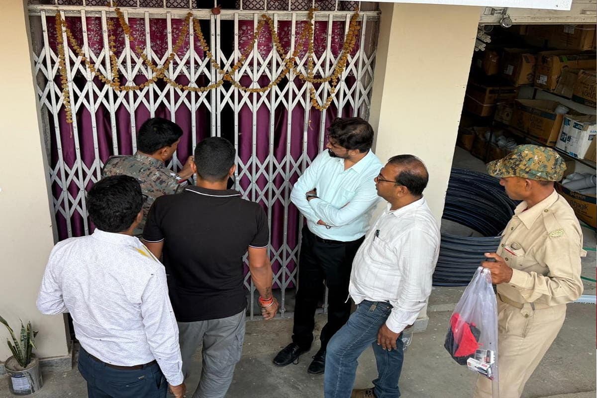 पलामू में झोलाछाप डॉक्टर पर बड़ी कार्रवाई, सीआईडी की रिपोर्ट में अवैध क्लिनिक सील