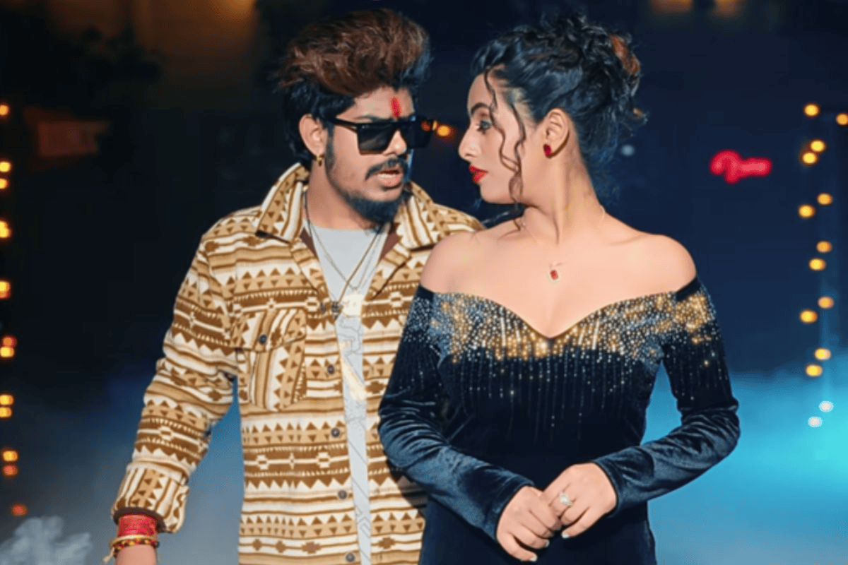 गाना 'पलंग हिलाई के' हुआ रिलीज, पारुल यादव के एक्सप्रेशन ने लूटी महफिल