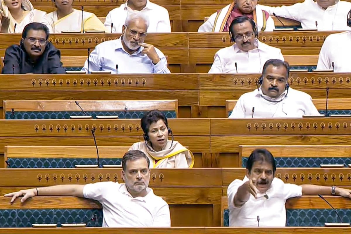 महिला आरक्षण बिल: लोकसभा में बरसे राहुल गांधी, कहा- भारत का चुनावी नक्शा बदलने की कोशिश