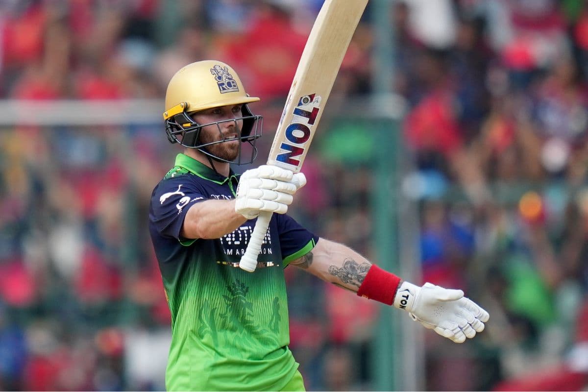 RCB vs DC: दिल्ली ने RCB को 175 रन पर रोका, केवल फिल सॉल्ट जड़ पाए पचासा