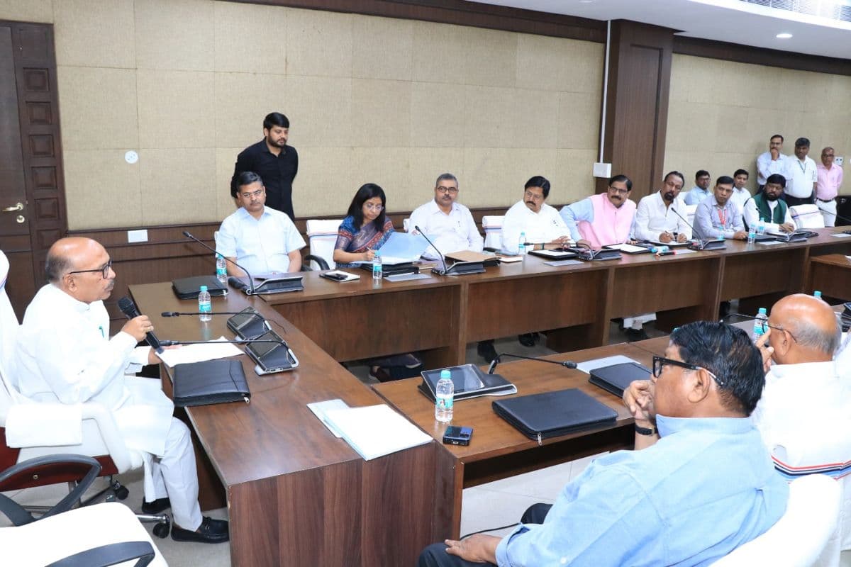 झारखंड विधानसभा के नवनियुक्त सभापतियों को स्पीकर का 'गुरुमंत्र', समस्याओं के तुरंत निष्पादन का लक्ष्य