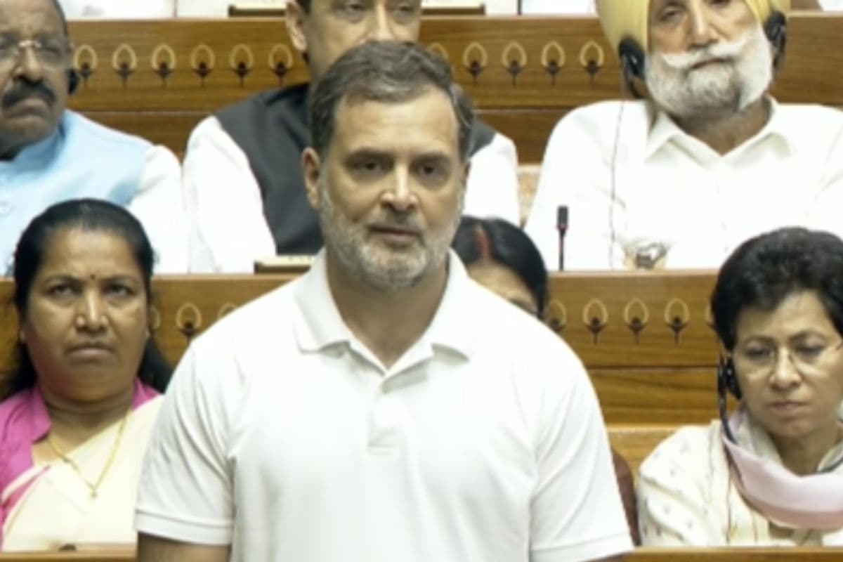 राहुल गांधी ने लोकसभा में कहा-पत्नी के इनपुट पर मैं और पीएम मोदी दोनों कुछ नहीं कह पाएंगे, छूटे हंसी के फव्वारे