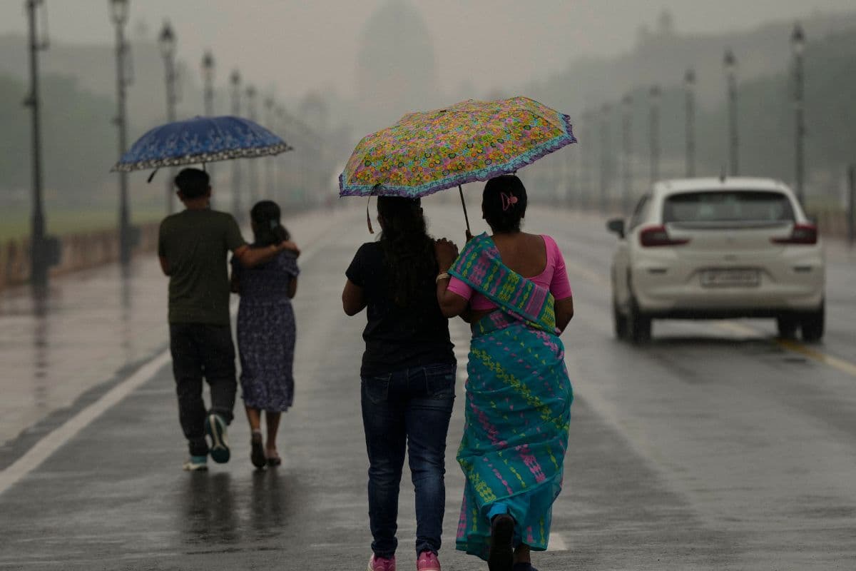 मौसम का डबल अटैक, कहीं लू का कहर, तो कहीं आंधी-बारिश का अलर्ट