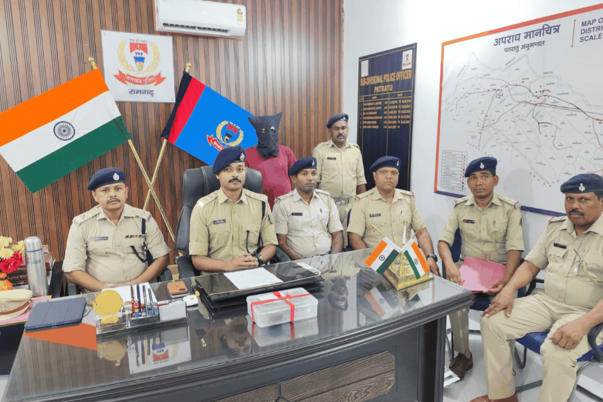 पतरातू में अवैध हथियार के साथ युवक गिरफ्तार, 9 एमएम पिस्टल बरामद