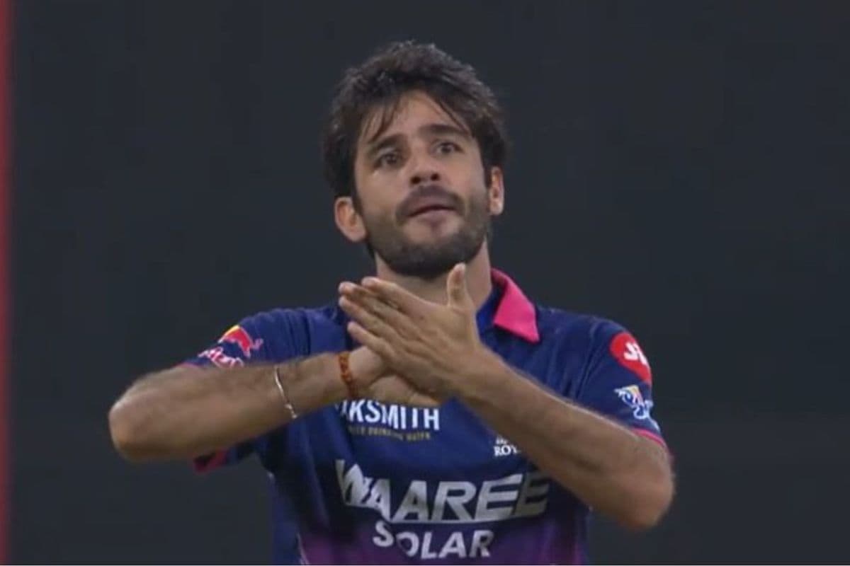 Ravi Bishnoi ने राठी का फेमस 'नोटबुक सेलिब्रेशन' किया तो सोशल मीडिया पर हंगामा