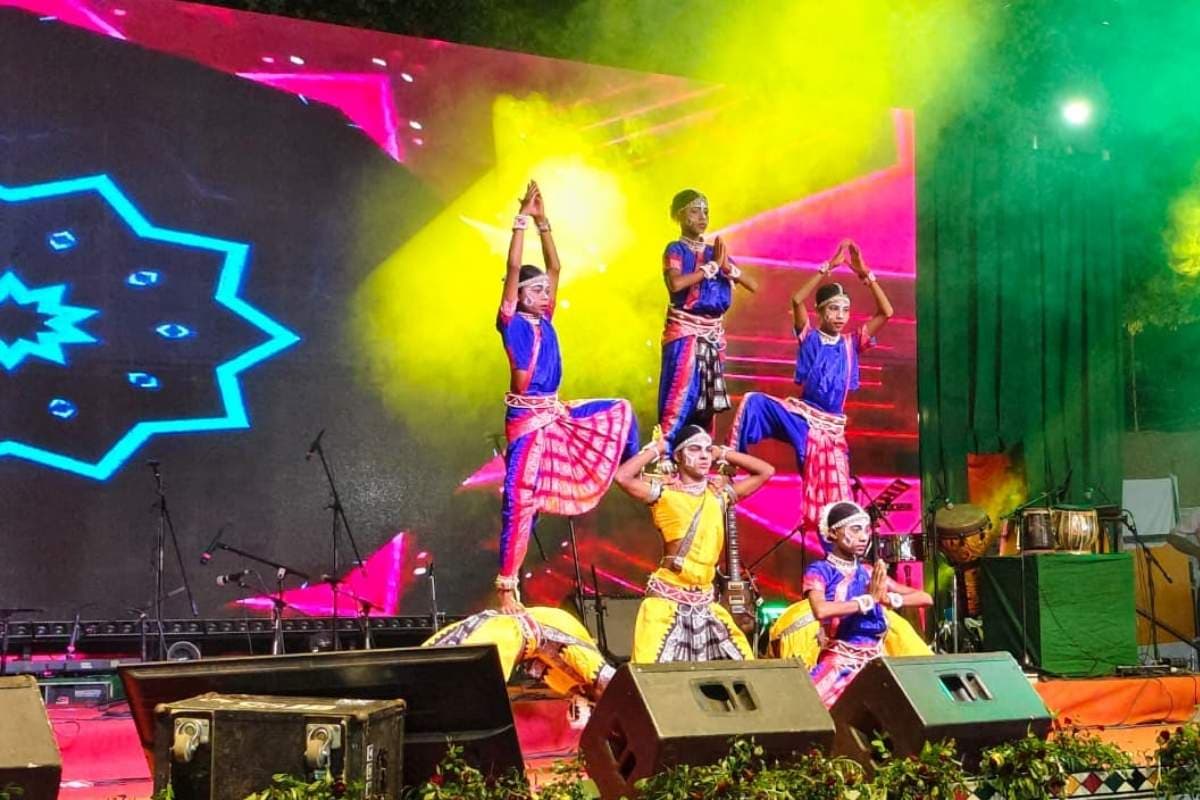 सरायकेला में चैत्र पर्व सह छऊ महोत्सव के दूसरे दिन भी दिखा लोक कलाओं का भव्य संगम