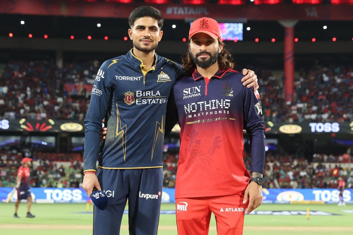 RCB vs GT: टॉस जीतकर RCB ने चुनी बॉलिंग, GT की पहले बैटिंग, देखें प्लेइंग XI