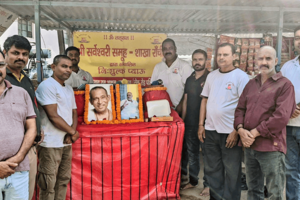 भीषण गर्मी में मिलेगा ठंडा पानी, श्री सर्वेश्वरी समूह ने किया निशुल्क प्याऊ सेवा का शुभारंभ