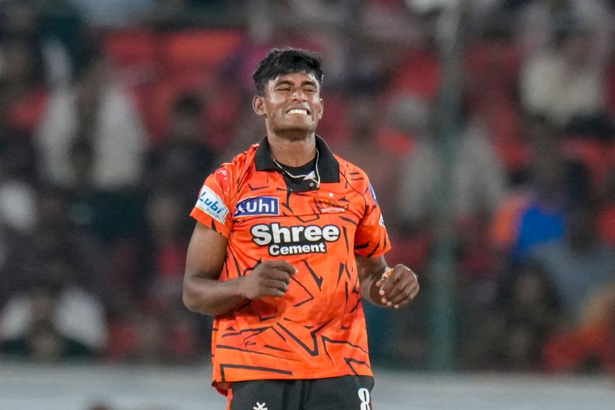 धोनी ने साकिब हुसैन को किया मोटिवेट, कहा- मेहनत करते रहो