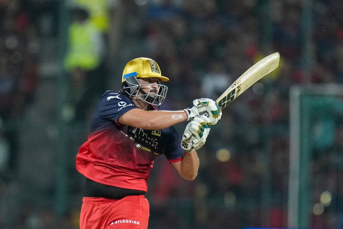Video: RCB के इस खिलाड़ी ने मारा ऐसा छक्का की स्टेडियम के पार गई गेंद